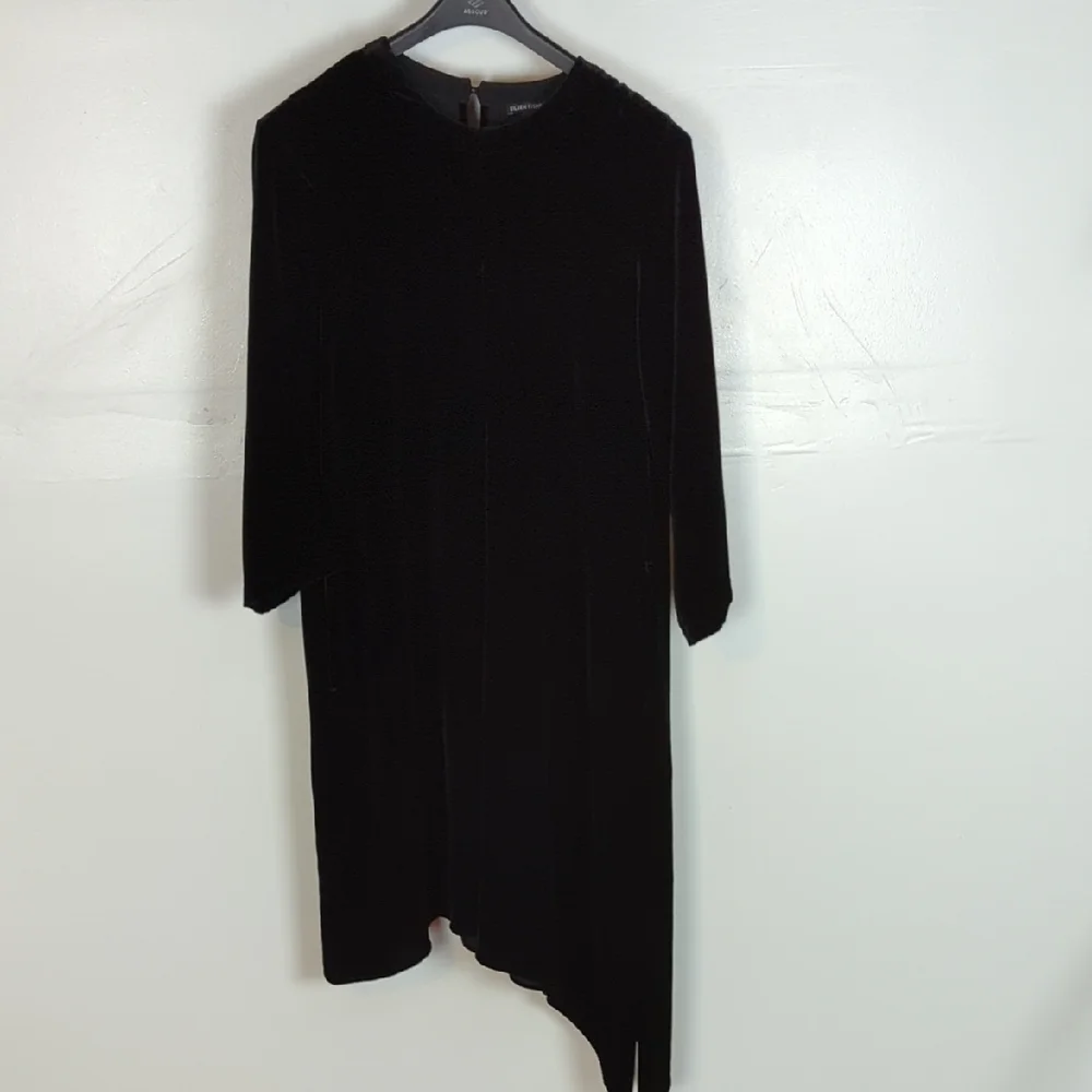 eileen fisher velvet dress | The ultimate party dress. Just one question: satin or velvet? A striking column dress in washable silk Eileen Fisher Petites Bell-Sleeve Velvet